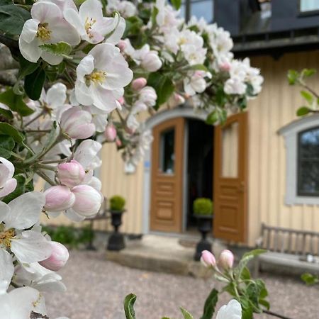 Runnvikens Pensionat Tystberga Exterior photo