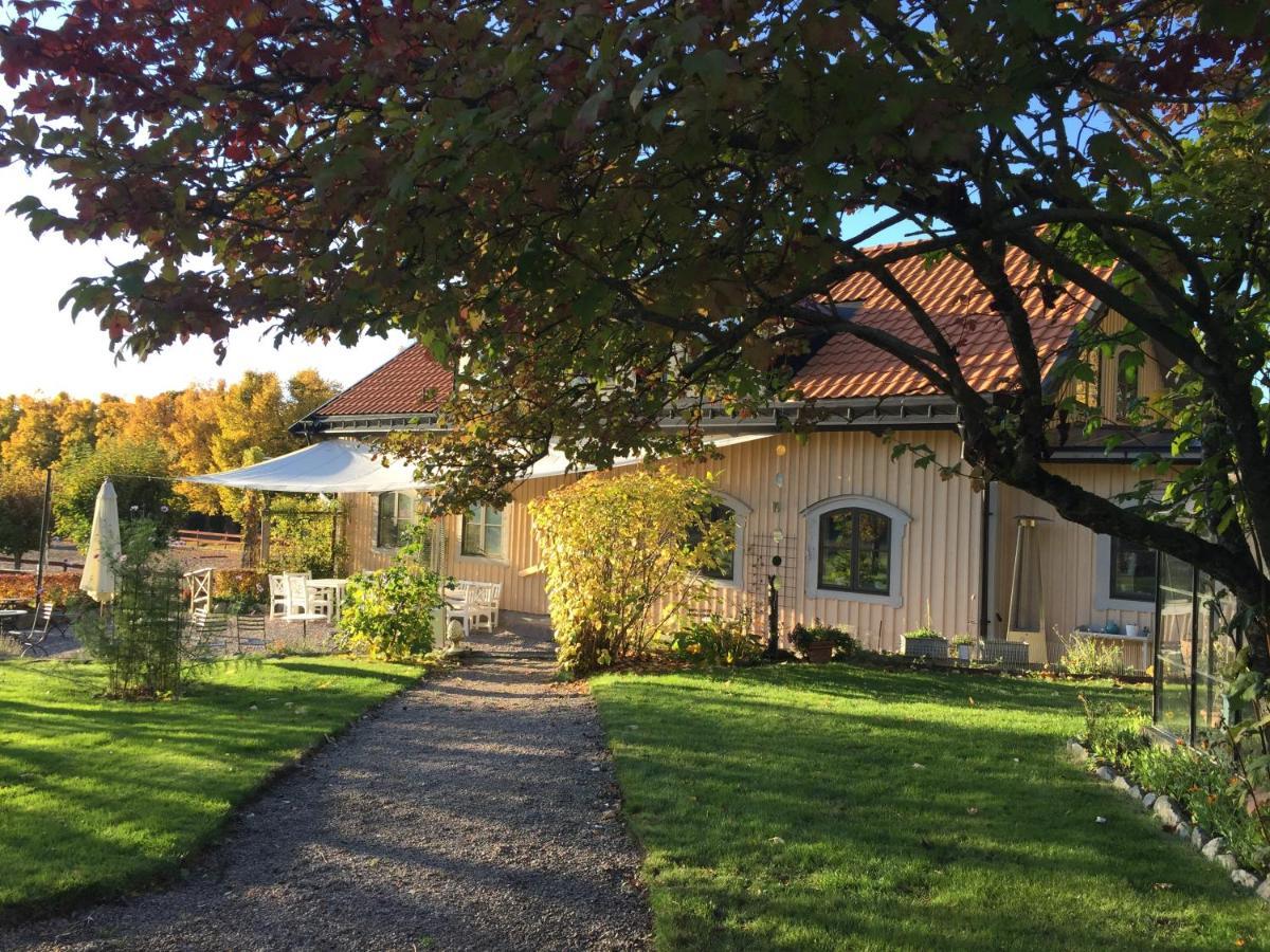 Runnvikens Pensionat Tystberga Exterior photo